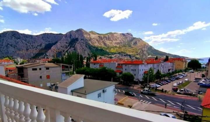 Apartmani Anita Omiš Exterior foto